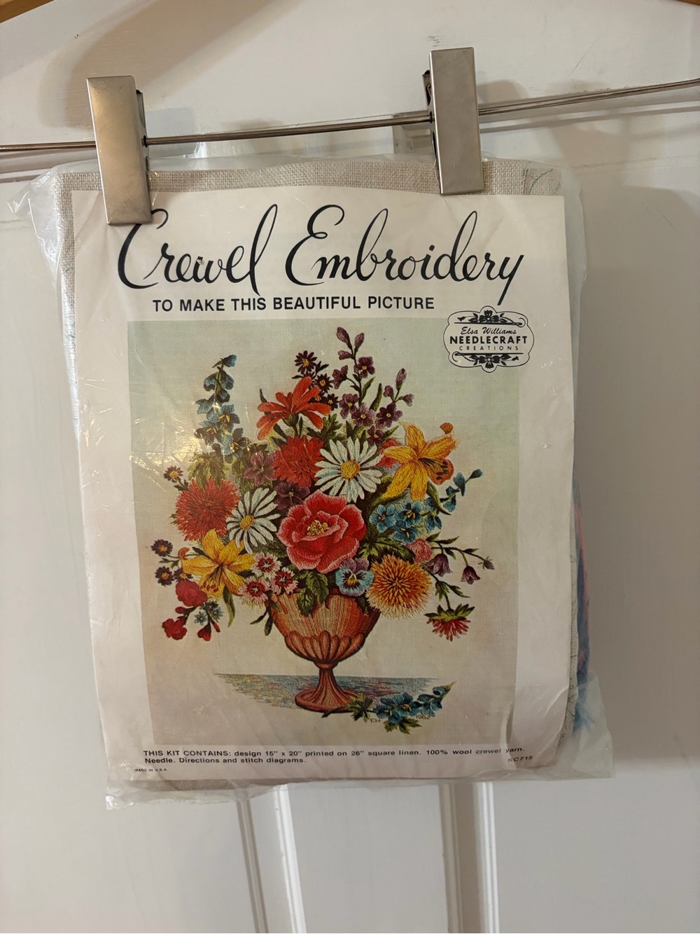New Vintage Elsa Williams Crewel Embroidery Kit Floral KC715-Hard to Find
